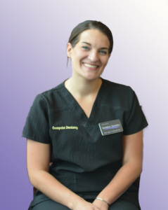 Elyse, Assistant